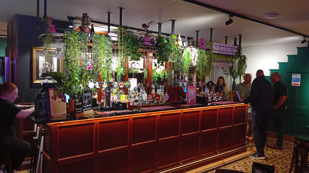 Inside The Pattenmakers Arms